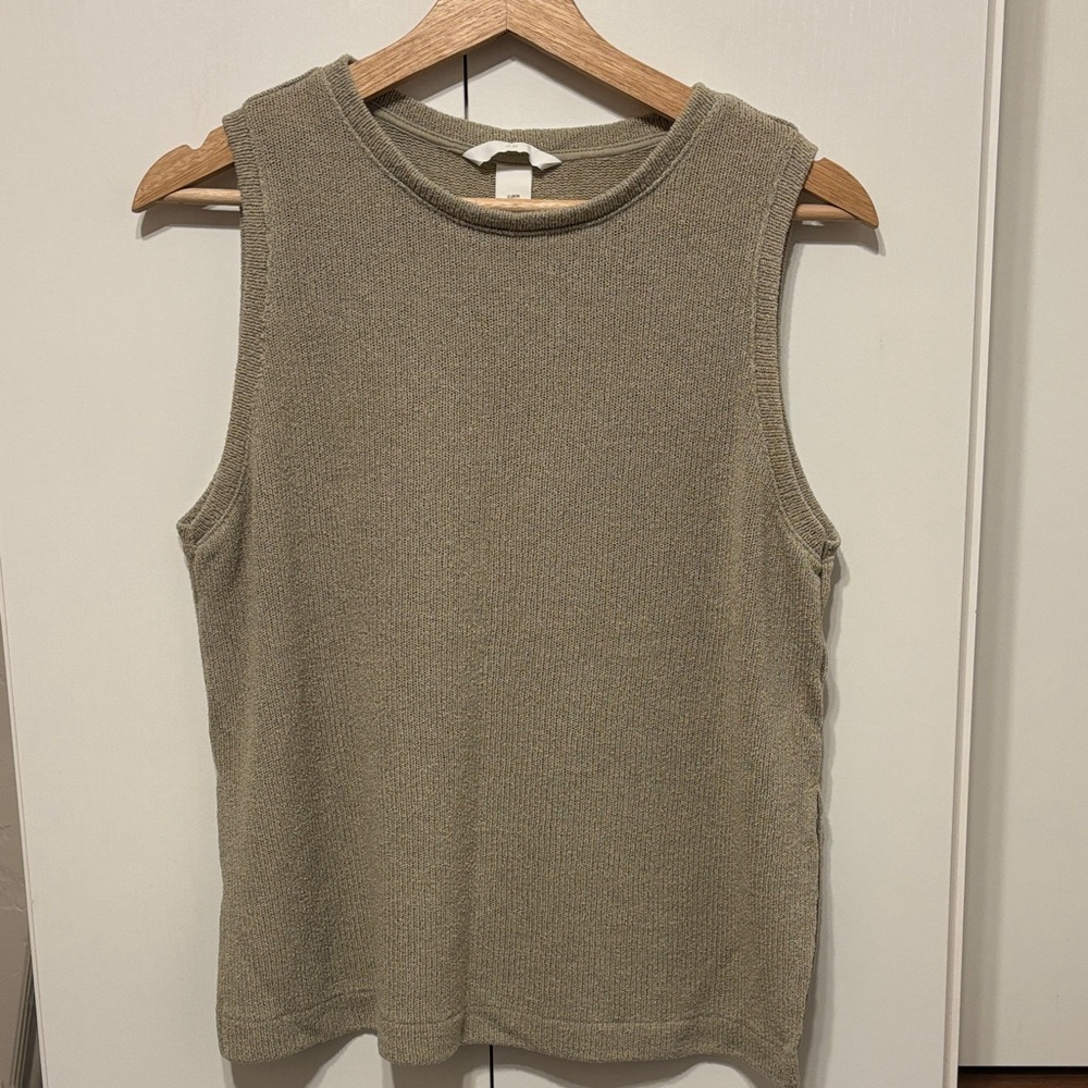 Sleeveless Knit Tank Top in Sand - M